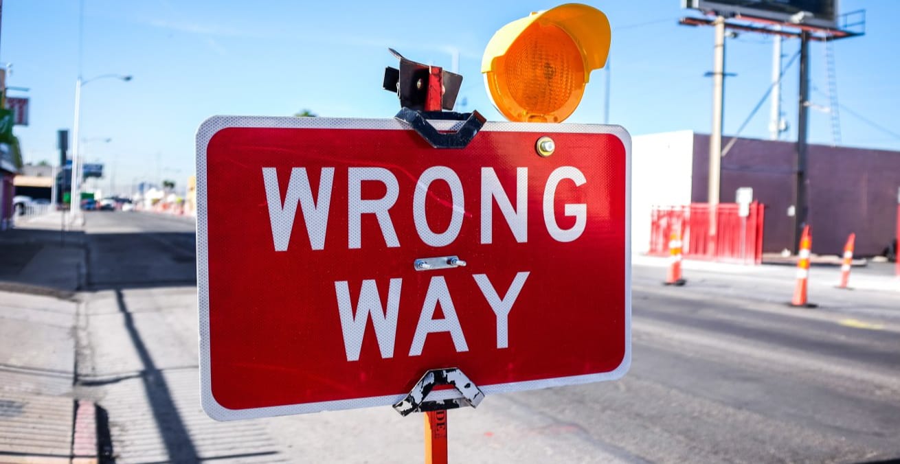 wrong way road sign as proxy for choosing wrong blog niche